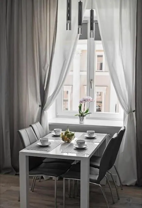 Apartment Nowy Swiat 60 - 170 M Do Metra - Prywatne Mieszkanie W Centrum Warszawy - Better Rental Warsaw Poland
