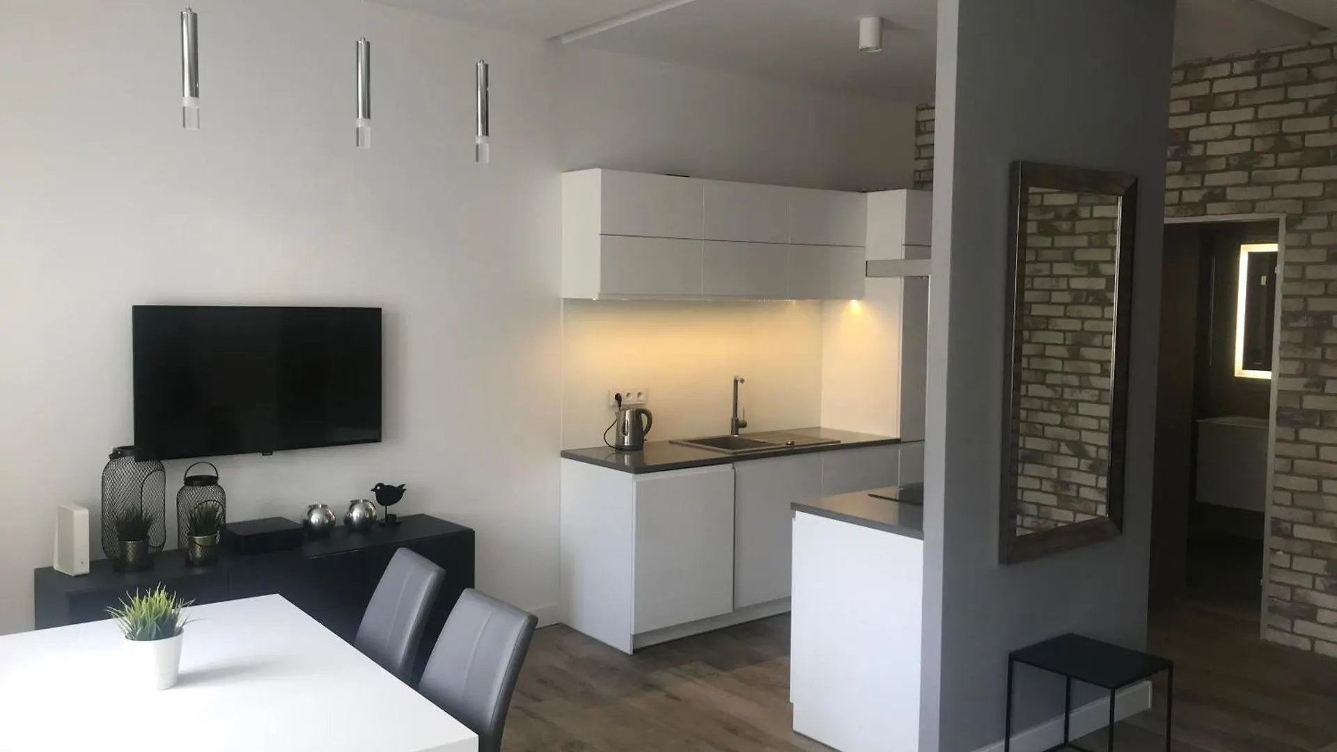 Nowy Swiat 60 - 170 M Do Metra - Prywatne Mieszkanie W Centrum Warszawy - Better Rental Warsaw Apartment